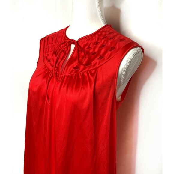 Vtg Vanity Fair Nightgown red nightgown 60s Modest Sleepwear 4p Embroidered - Picture 4 of 10